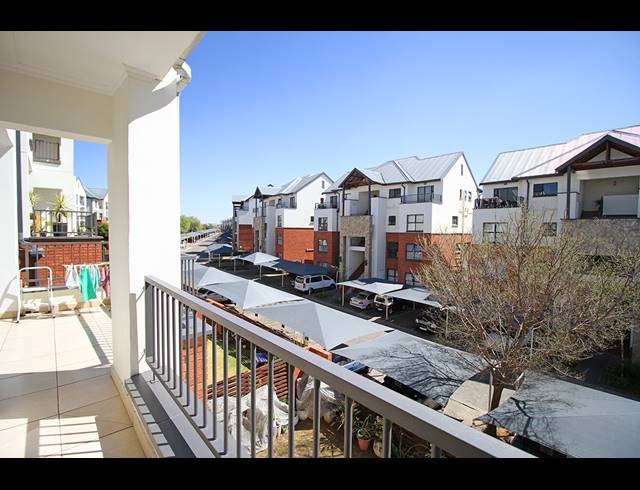 2 BEDROOM APARTMENT FOR SALE IN GREENSTONE HILL